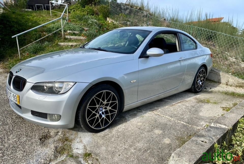 2007' BMW 320 photo #1