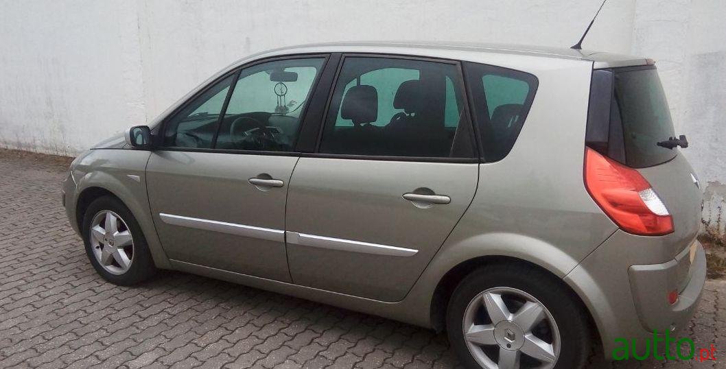 2007' Renault Scenic Luxe photo #3