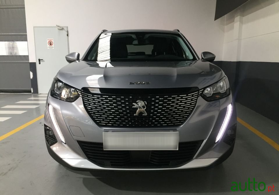 2021' Peugeot 2008 photo #3