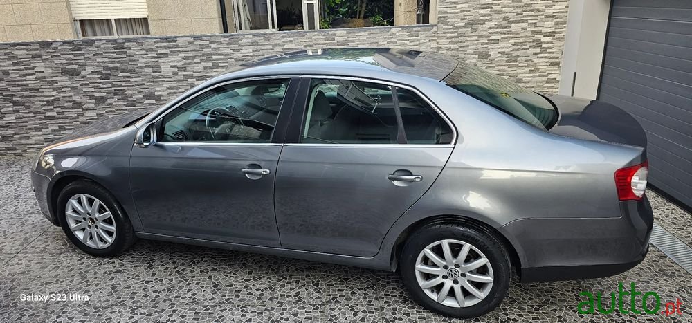 2007' Volkswagen Jetta photo #6