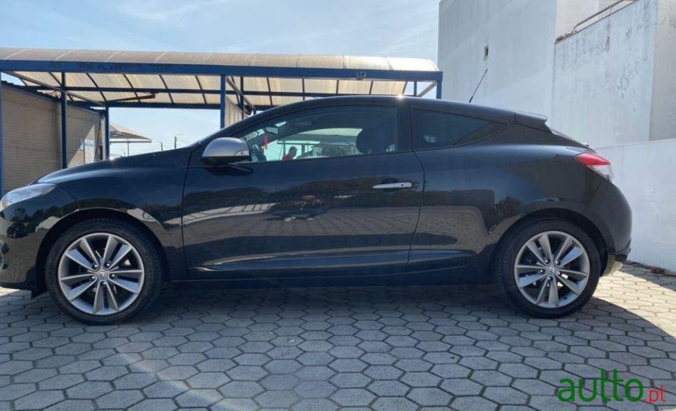 2010' Renault Megane Coupe photo #1