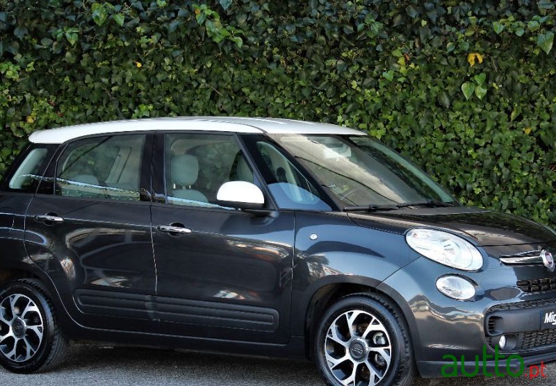 2017' Fiat 500L photo #1