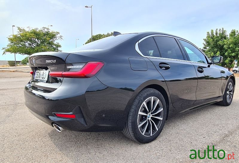2019' BMW 320 photo #2