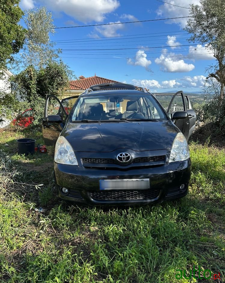 2007' Toyota Corolla Verso photo #1