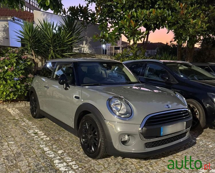 2017' MINI One D 3 Portas photo #3