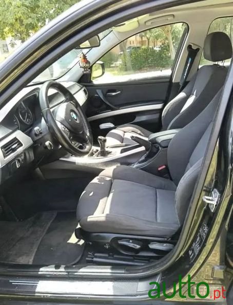 2009' BMW Série 3 D photo #6