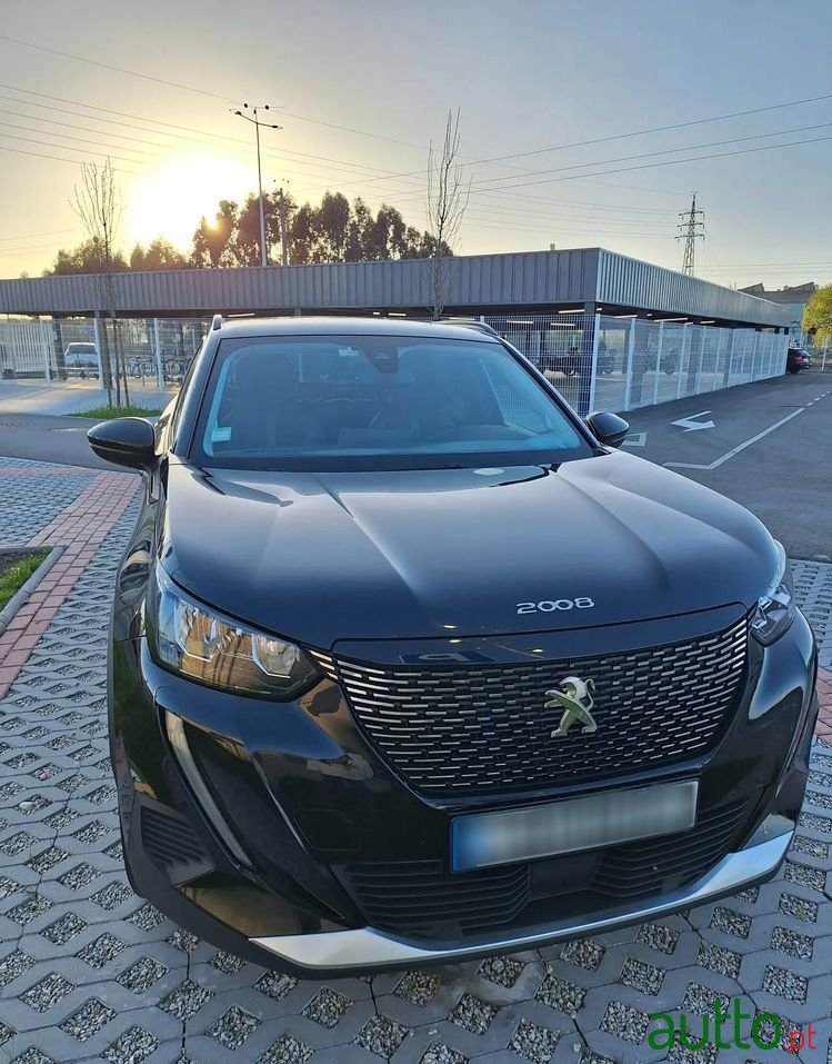 2020' Peugeot 2008 photo #4