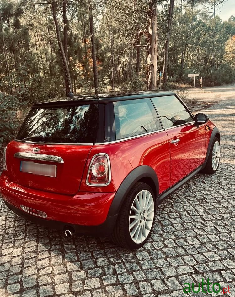 2013' MINI Cooper photo #6