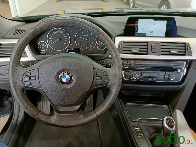 2017' BMW 316 photo #3