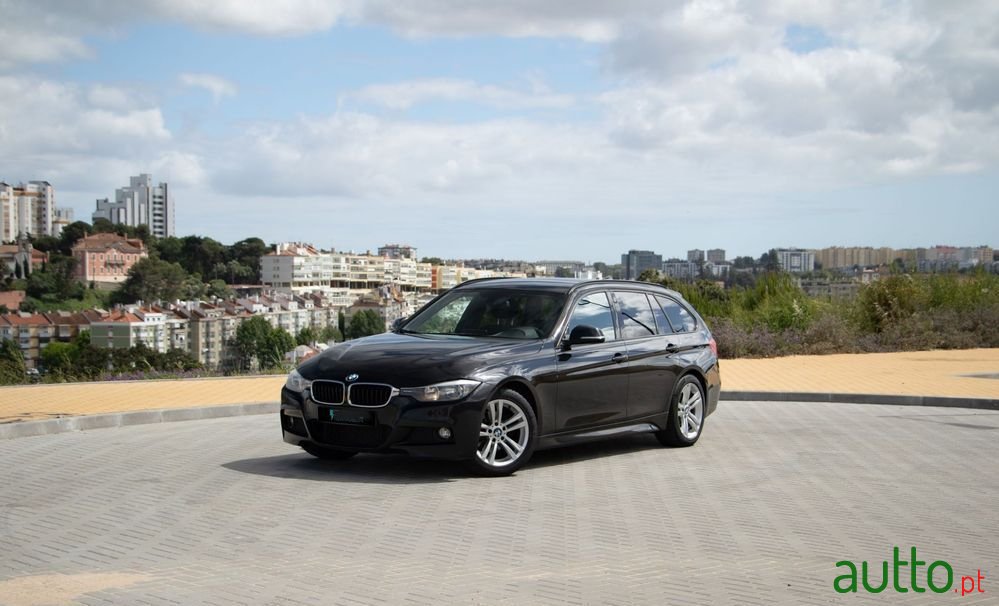 2013' BMW 318 D Touring Pack M photo #1