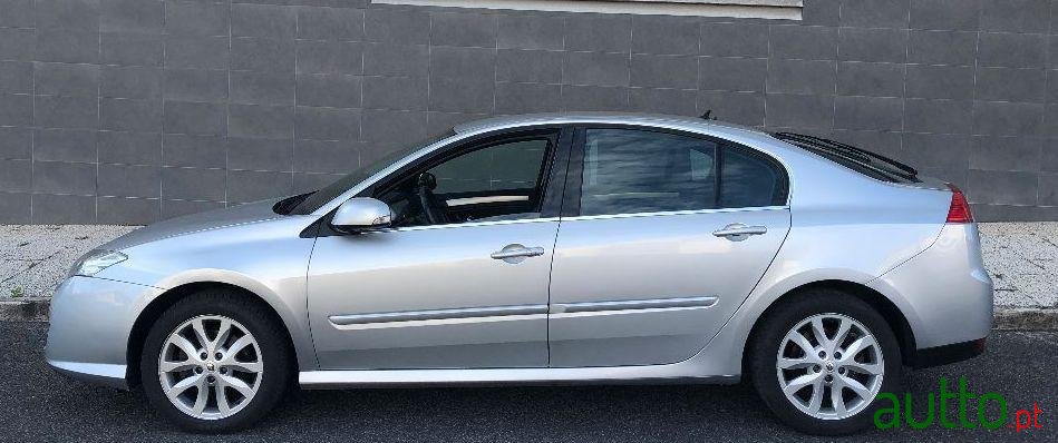 2008' Renault Laguna photo #2