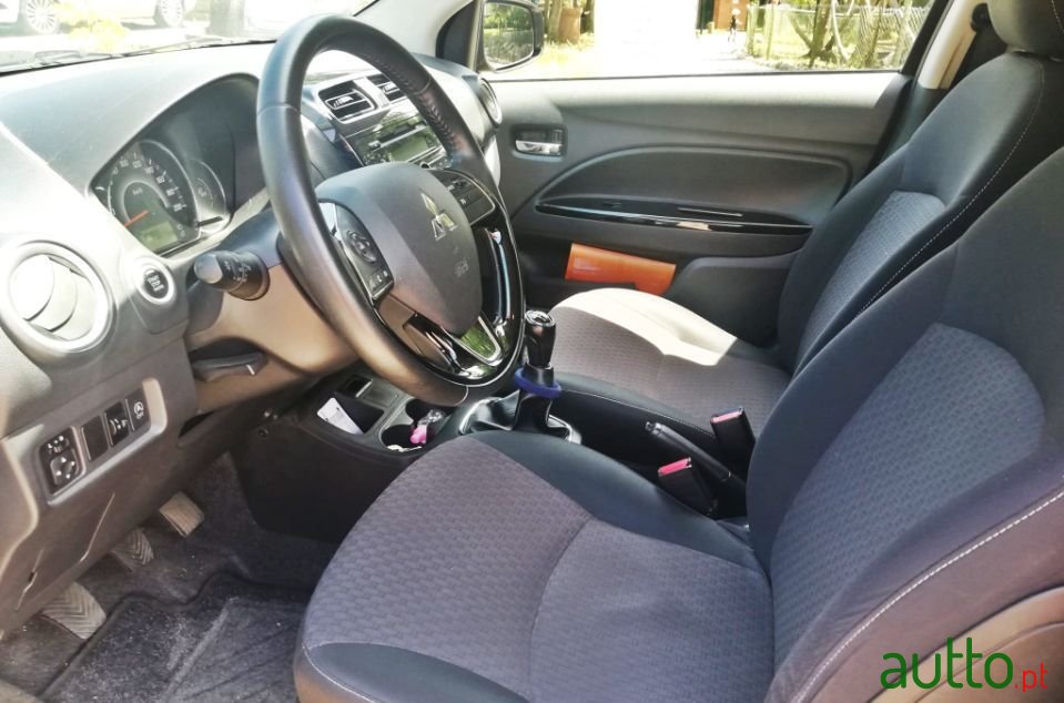 2018' Mitsubishi Space Star photo #3