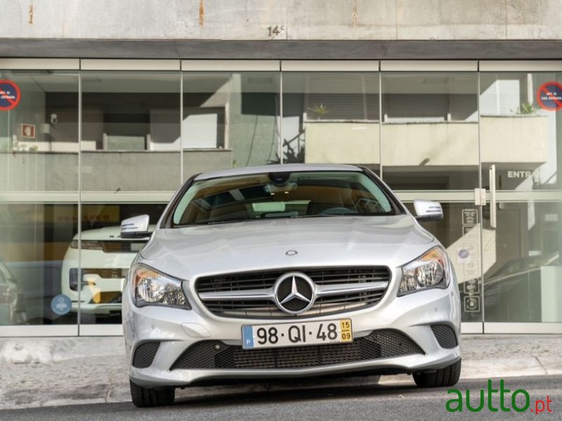 2015' Mercedes-Benz CLA 200 photo #2