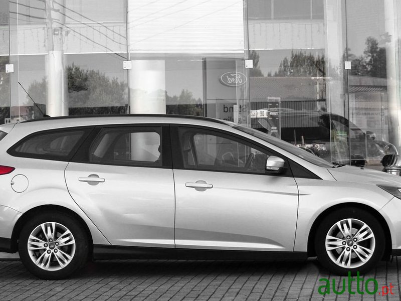 2012' Ford Focus Sw photo #5