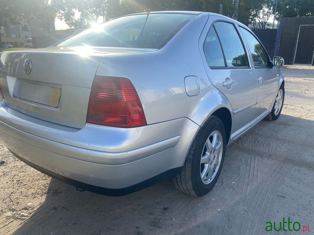 2003' Volkswagen Bora photo #2