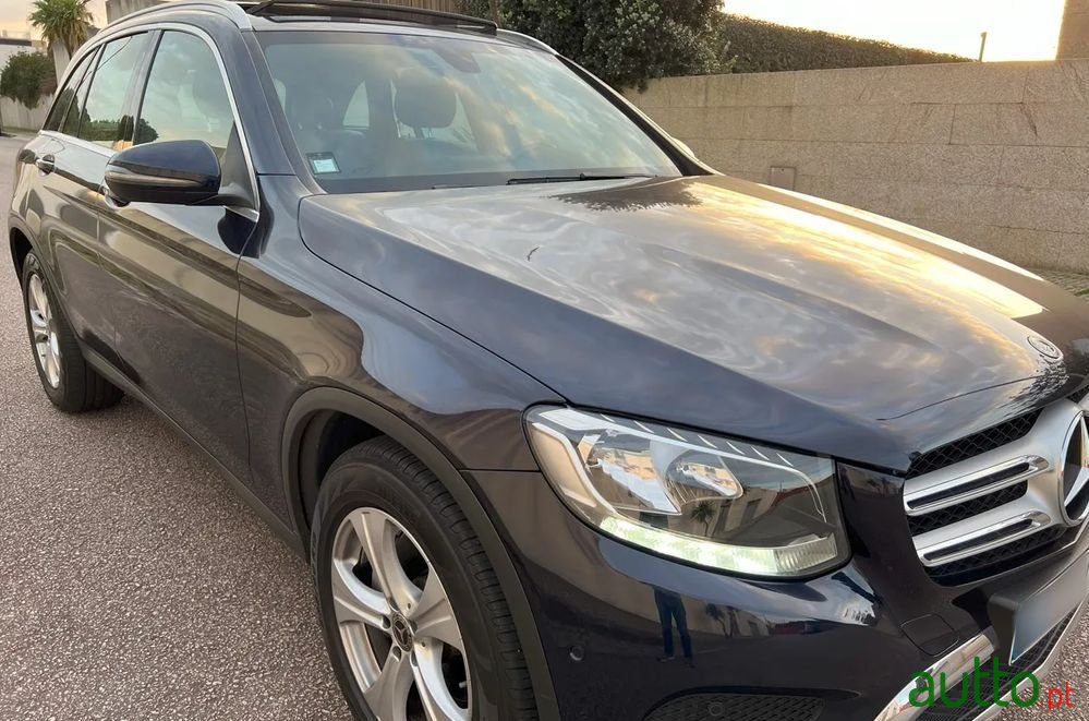 2018' Mercedes-Benz GLC 250 photo #1