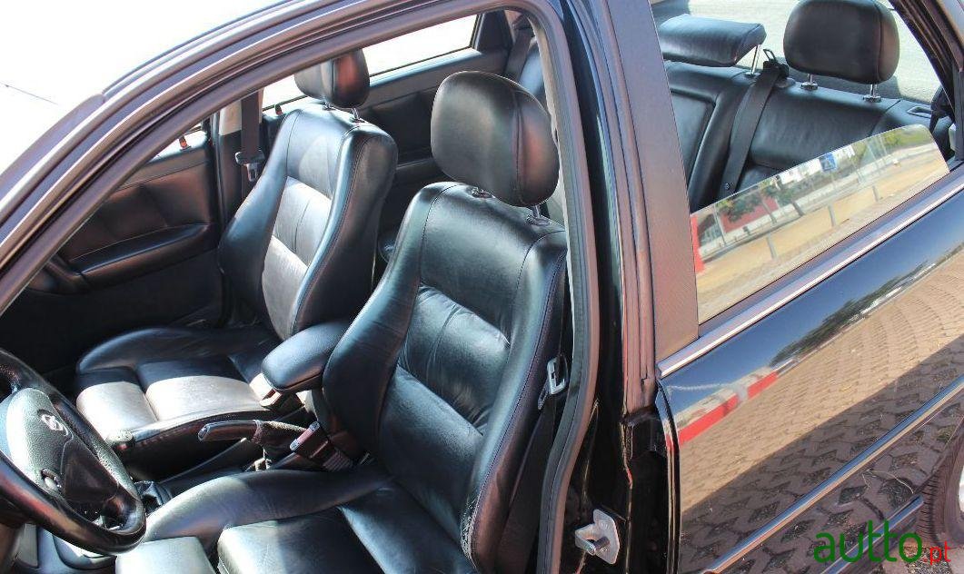 2001' Opel Vectra photo #1