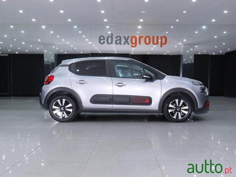 2020' Citroen C3 1.2 Puretech Shine photo #2