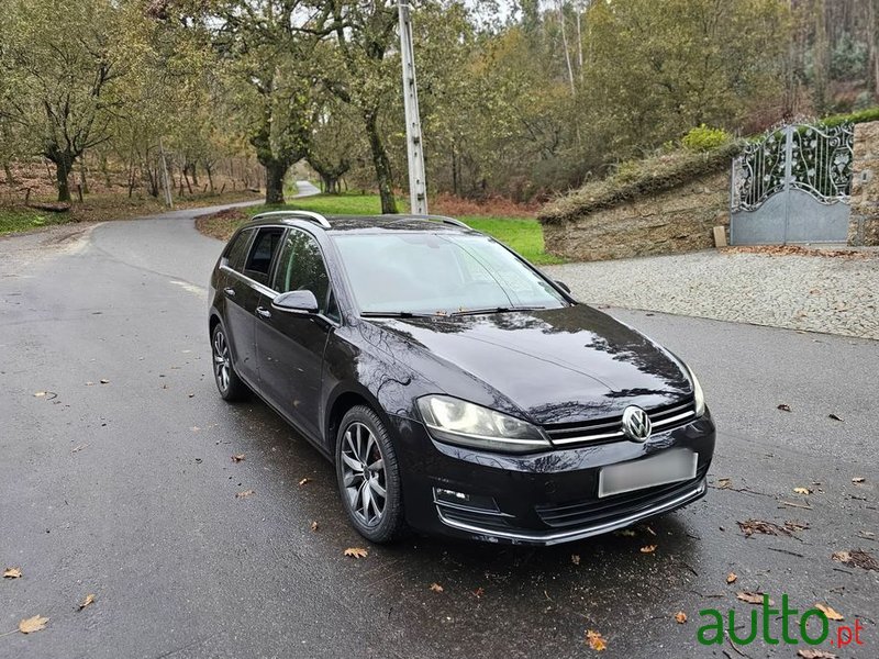2016' Volkswagen Golf Variant photo #2