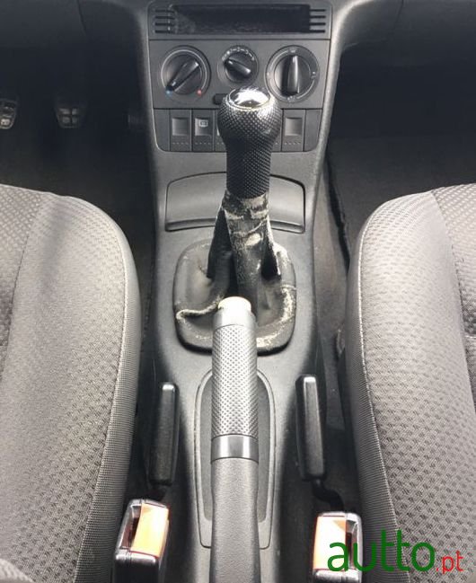 2001' Volkswagen Polo photo #4