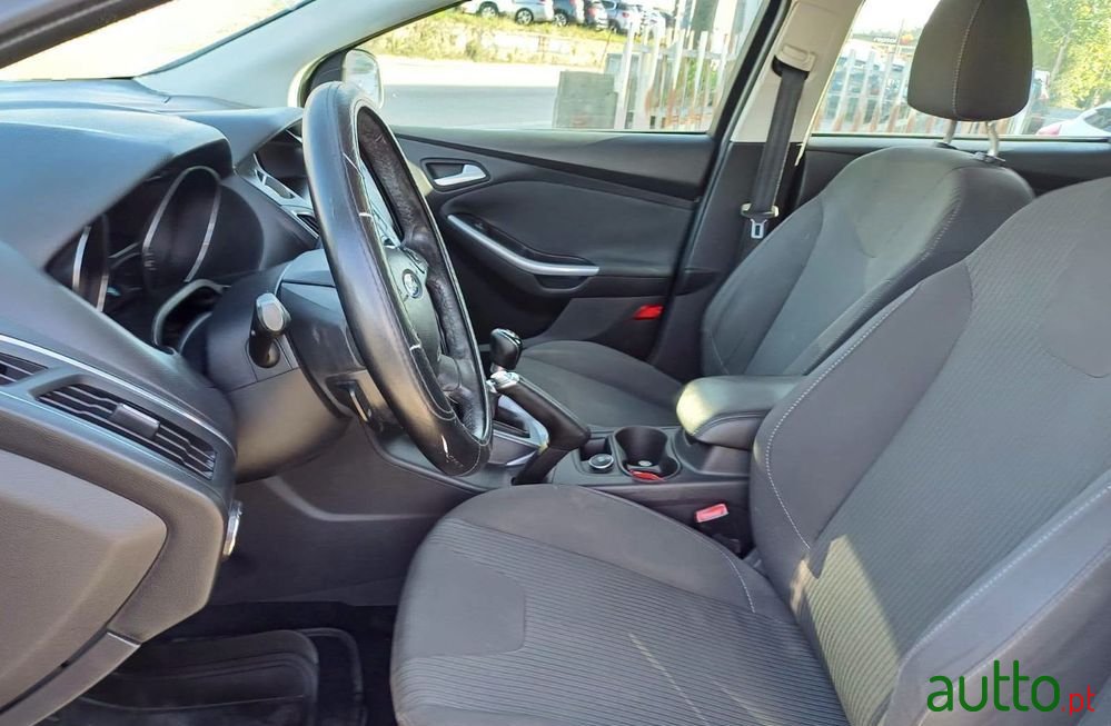 2013' Ford Focus Sw photo #6