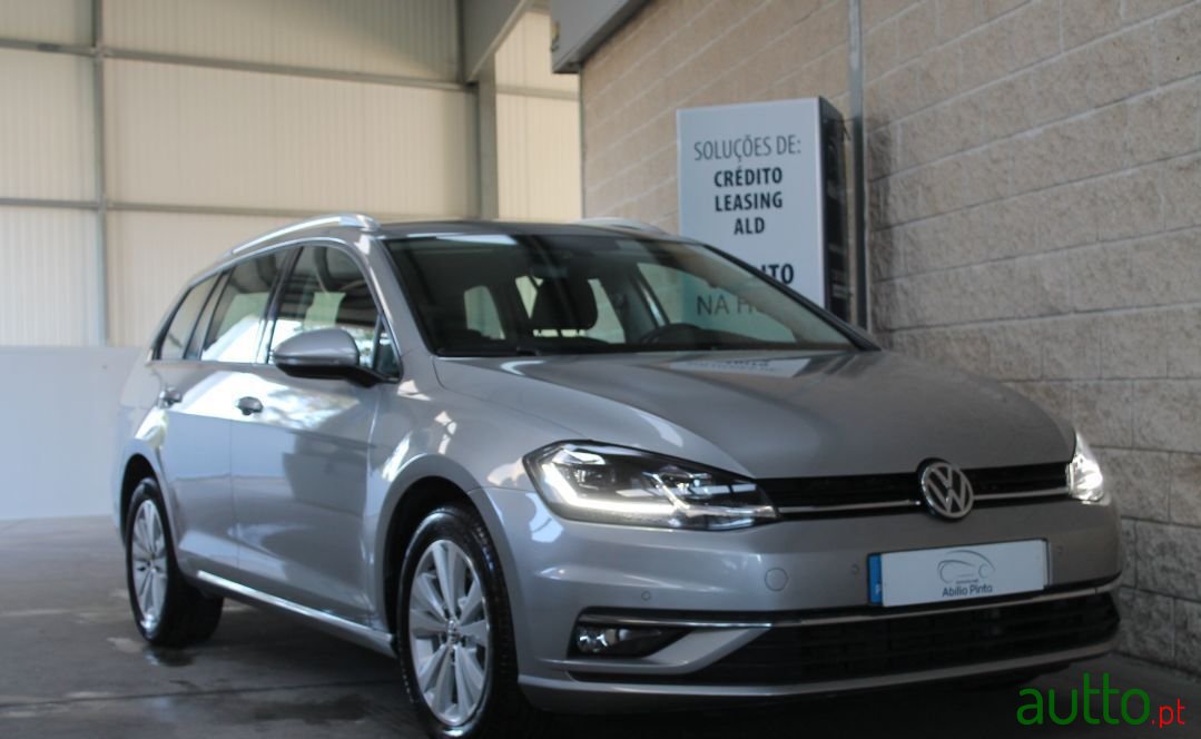2018' Volkswagen Golf photo #5