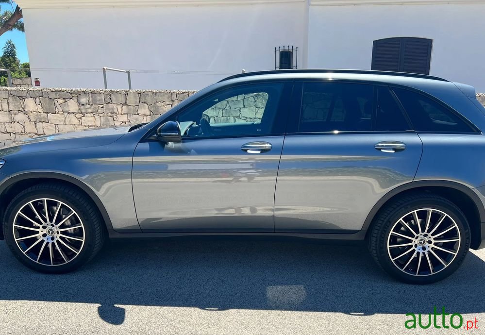 2022' Mercedes-Benz GLC 220 photo #3