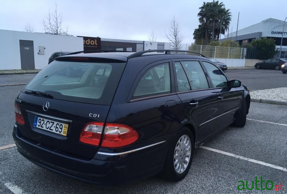 2004' Mercedes-Benz E-320 photo #4