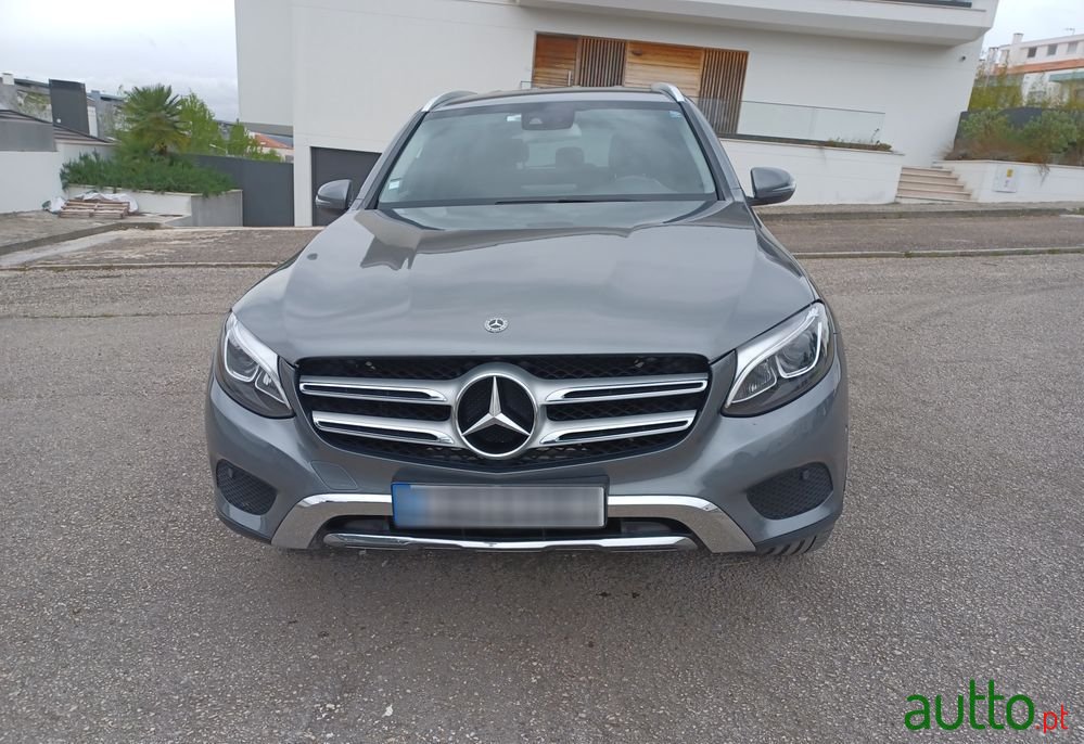 2017' Mercedes-Benz GLC 250 photo #2