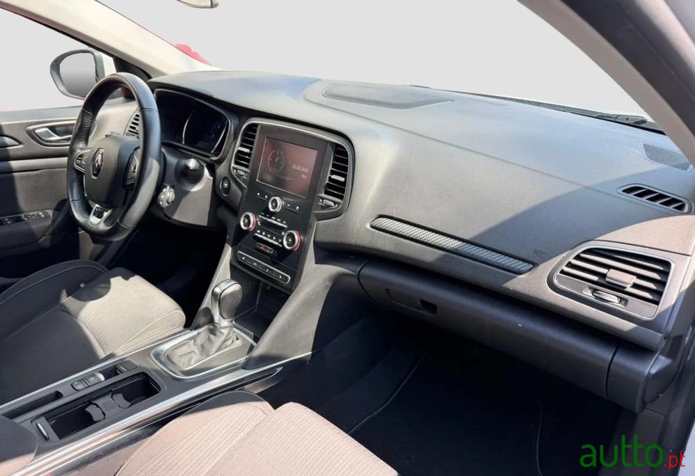 2019' Renault Megane photo #5