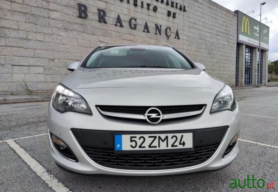 2015' Opel Astra photo #1