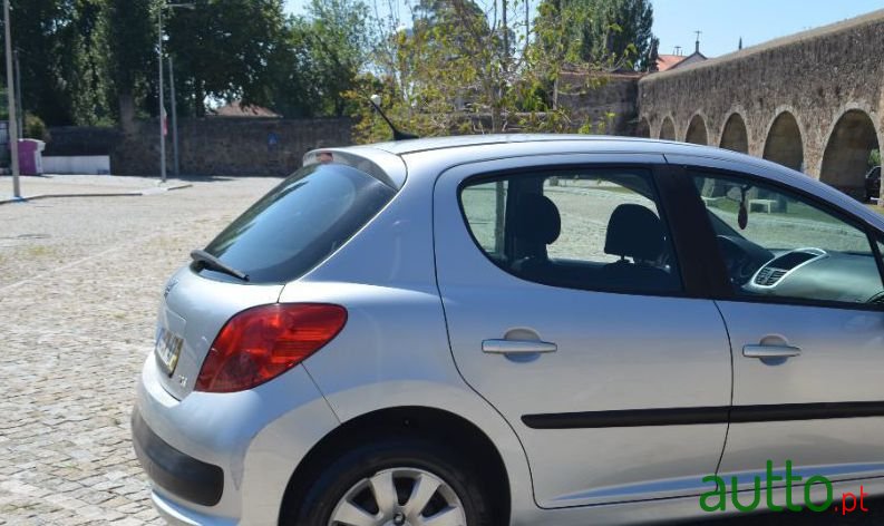 2007' Peugeot 207 photo #2