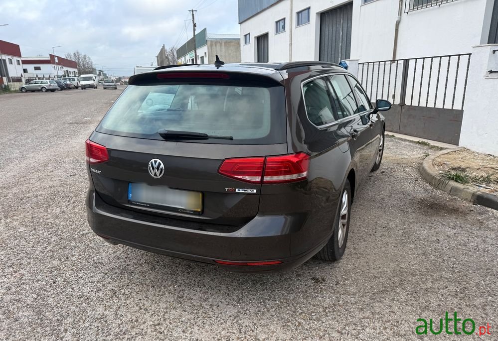 2016' Volkswagen Passat Variant photo #3