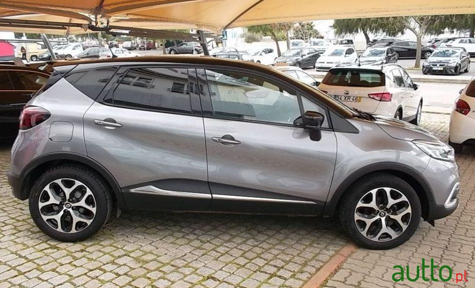 2019' Renault Captur photo #3