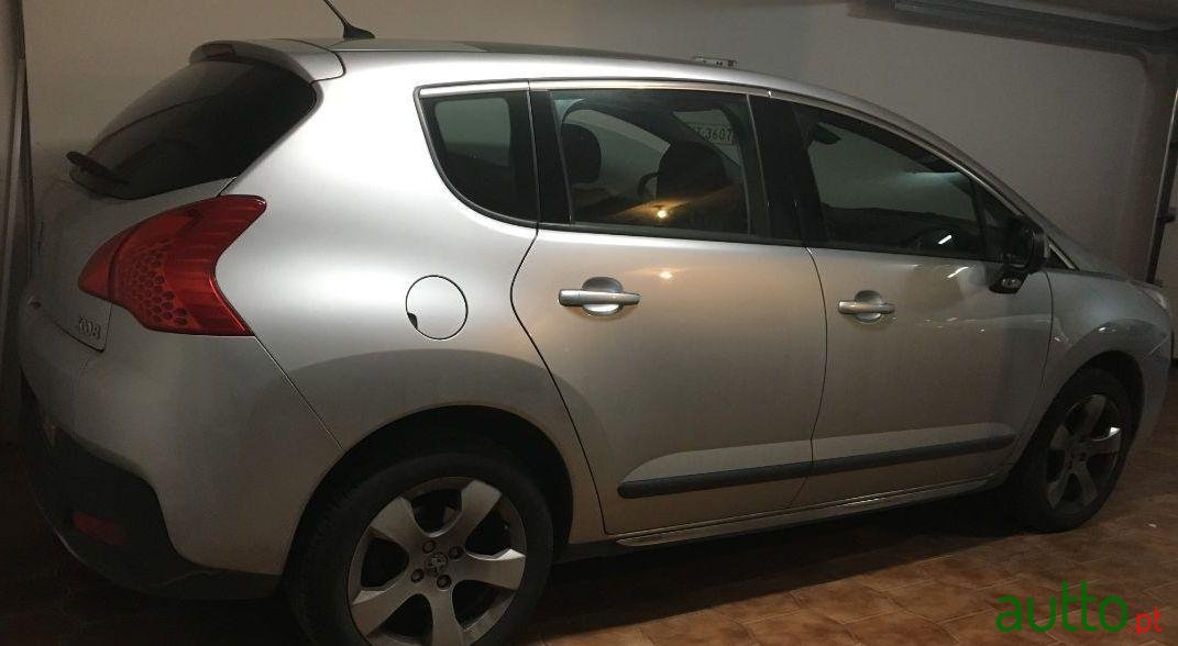2009' Peugeot 3008 1.6 Hdi Premium photo #3