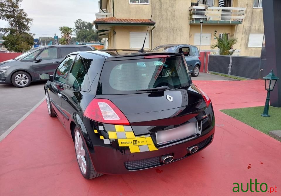 2004' Renault Megane 2.0 T 16V Sport photo #5