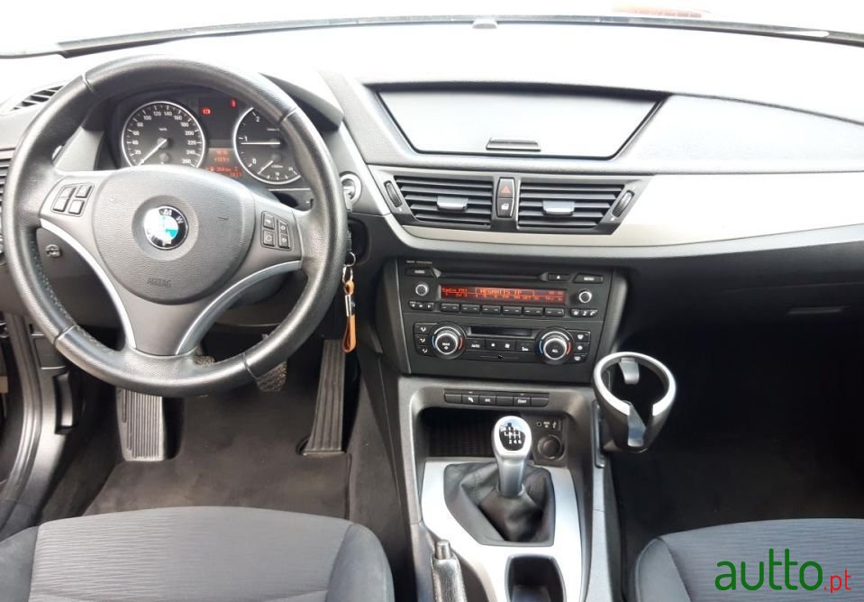 2010' BMW X1 photo #5