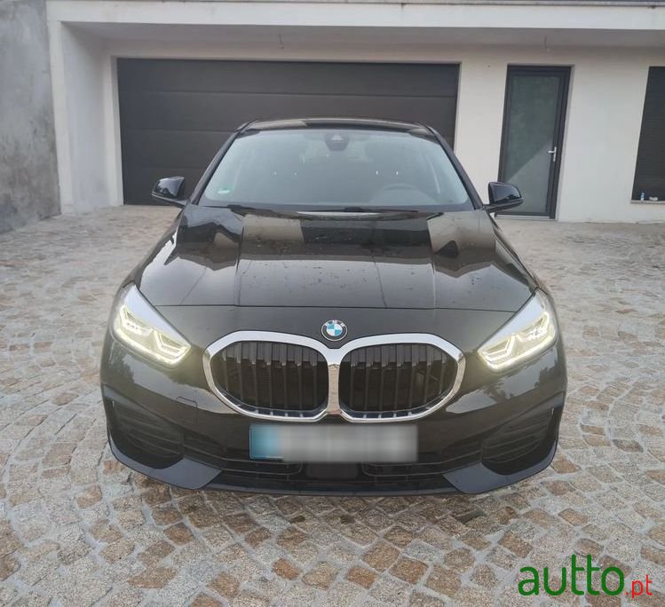 2023' BMW Série 1 D Advantage photo #2