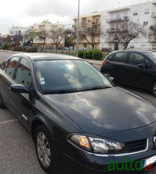 2006' Renault Laguna Ii photo #2