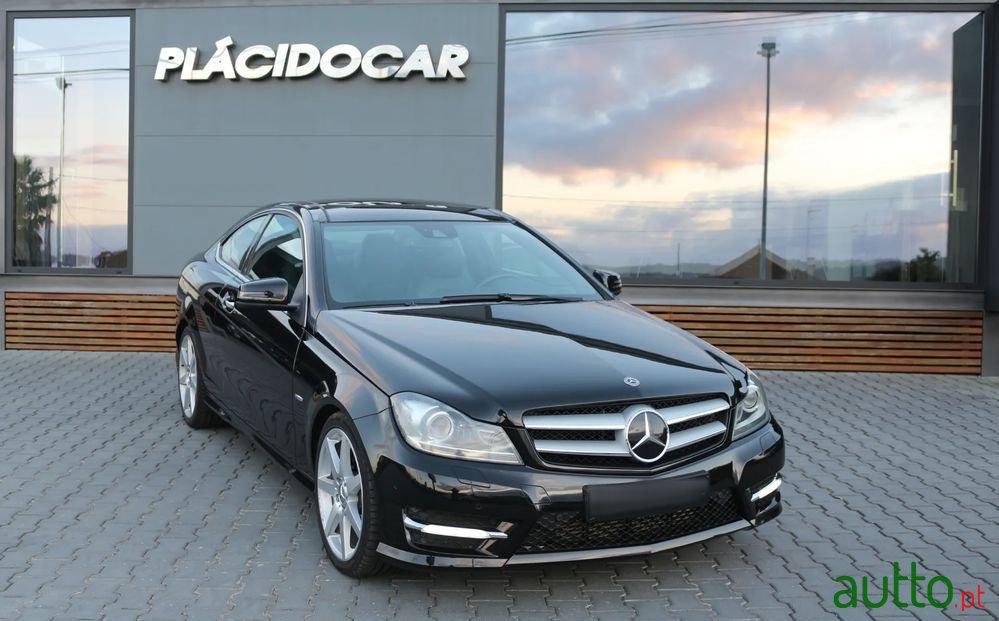 2011' Mercedes-Benz Classe C D photo #1