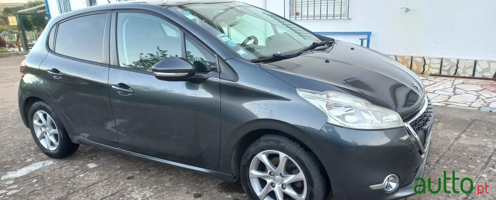 2014' Peugeot 208 1.4 Hdi photo #3