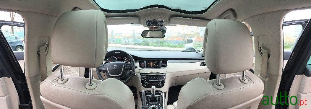 2012' Peugeot 508 Sw photo #2