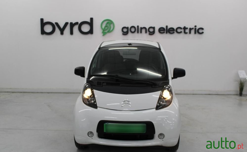 2020' Citroen C-Zero Standard photo #2