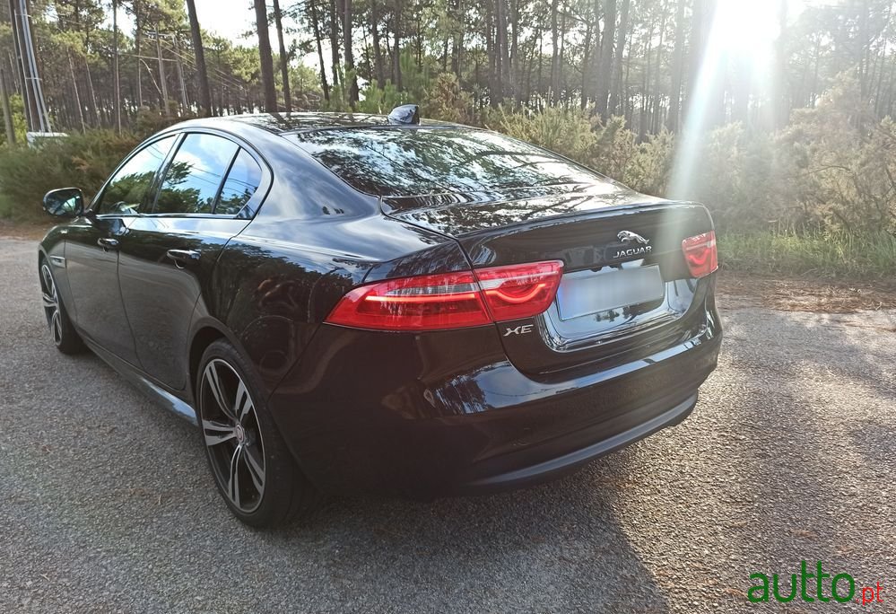 2018' Jaguar XE photo #3