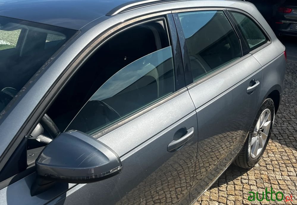 2016' Audi A4 Avant photo #5