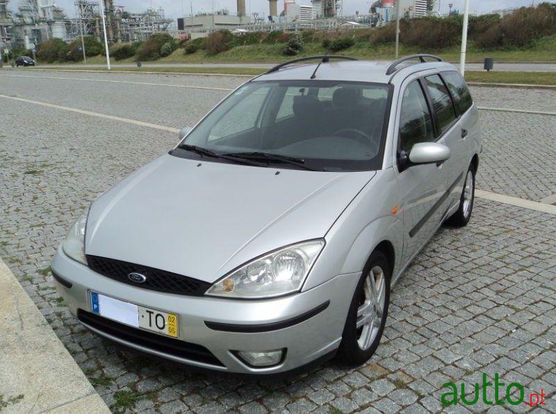 2002' Ford Focus Sw photo #3