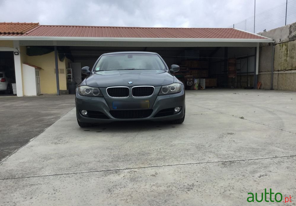 2008' BMW 318 D Navigation Sport photo #6