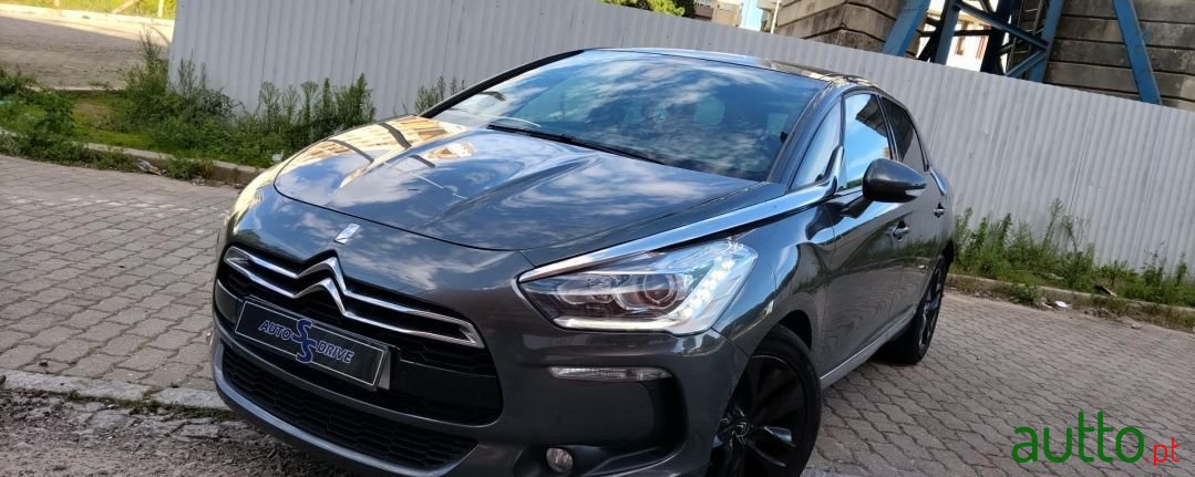 2014' Citroen DS5 photo #3