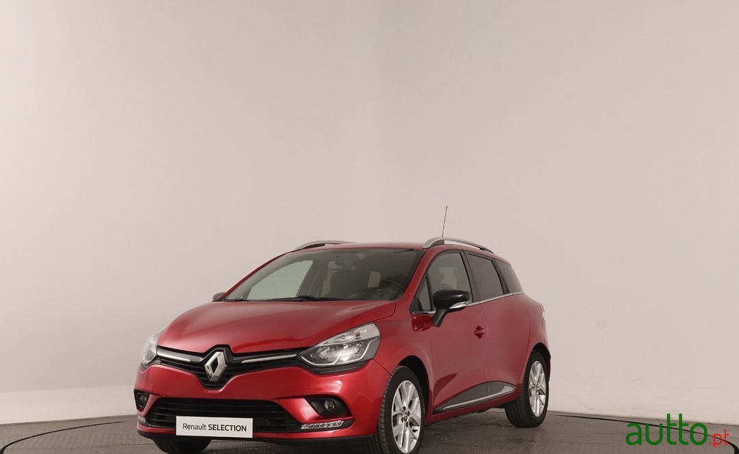 2019' Renault Clio Sport Tourer photo #3
