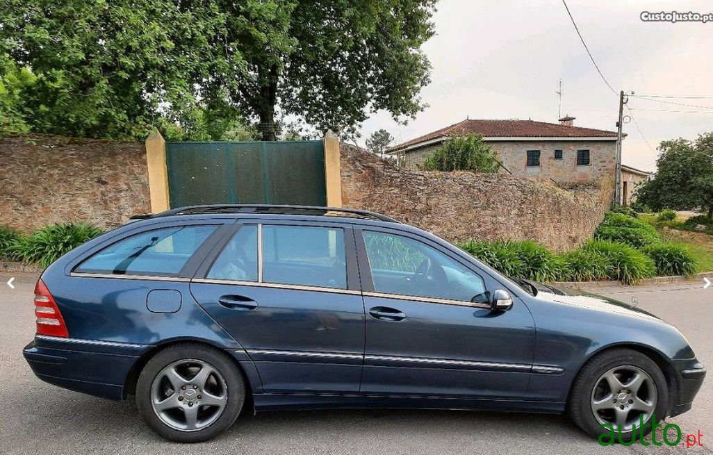 2002' Mercedes-Benz C-200 photo #2